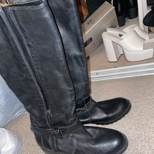 kenneth cole tall black boots, low heel size 8